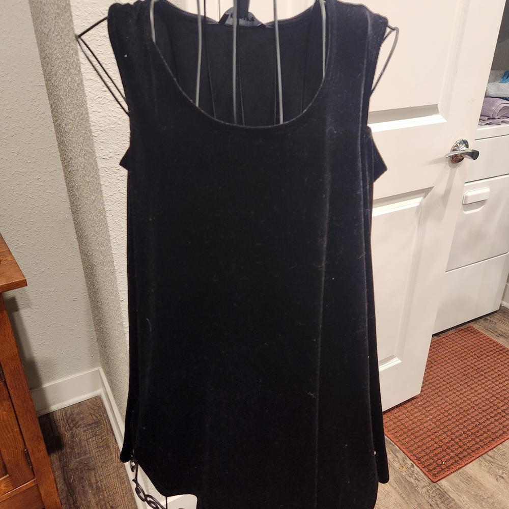 Karen Kane Black Velvet Long Sleeve Top